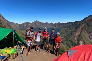 Mount Rinjani 2 päivän ja 1 yön vaellus huippukokoukseen