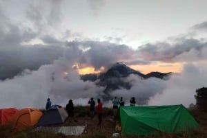 Восхождение на гору Ринджани 2D/1N Summit Trek 3726M