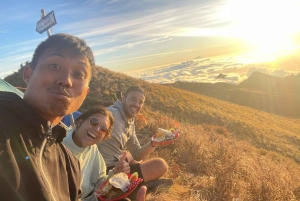 Mount Rinjani Crater Rim Trek with sunrise