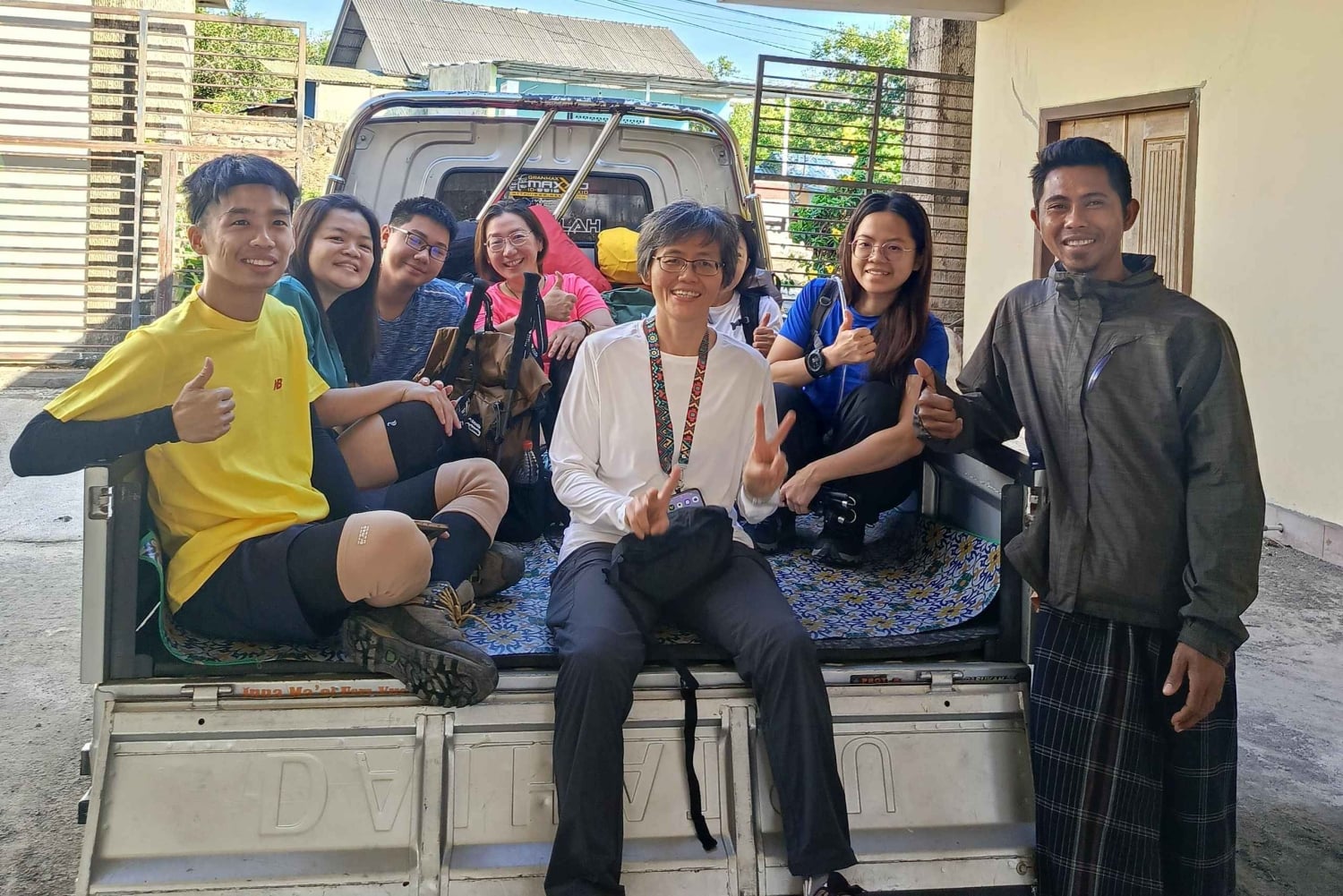 Trekking di un giorno sul Monte Rinjani attraverso il bordo del cratere di Senaru