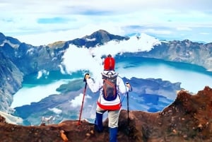 Mount Rinjani Summit Tour With Guide.