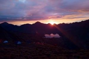 Trekking na górę Rinjani 2D/1N Krawędź krateru i szczyt