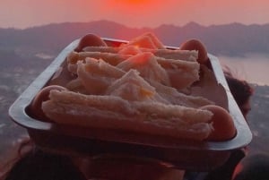 バリ島：バトゥール山日の出ハイキングガイドと朝食