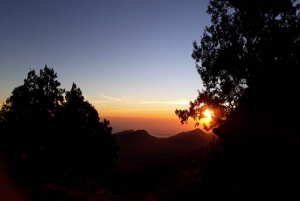 Randonnée de 2 jours au cratère ou au sommet du mont Rinjani avec service de portage