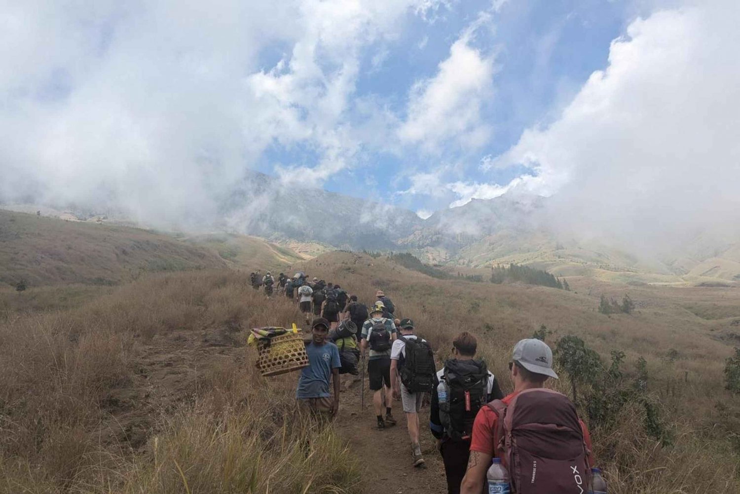 Oke Rinjani 2-Day Trek with Summit Sunrise