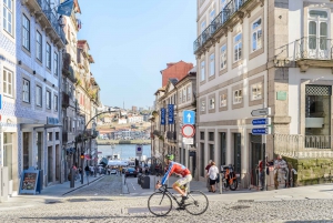 Porto: Delicious Food and Wine Walking Tour