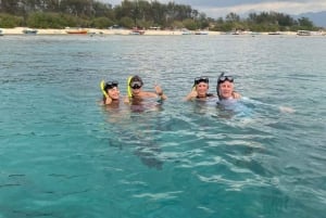 Snorkel y tour en barco al amanecer