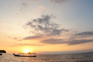 Fælles snorkeltur ved solnedgang