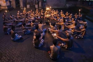 Templo de Tanah Lot com passeio por Ubud e assistir à dança Kecak