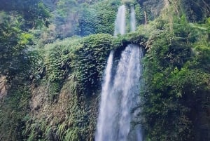 De förtrollande vattenfallen Sendang Gila och Tiu Kelep
