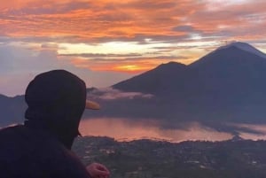 Koppla av genom att bestiga Mount Batur