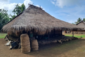 Odwiedź wioskę plemienia Lombok Sasak, wodospad i wzgórze Selong