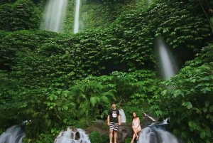 Visite de la cascade, du village, de la plage et de la colline Journée complète