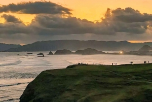 Visita la cascata, il villaggio, la spiaggia e la collina per un'intera giornata