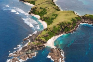 Visita la cascata, il villaggio, la spiaggia e la collina per un'intera giornata