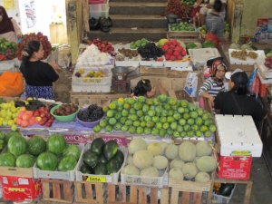 Kebon Roek Market - fruit section