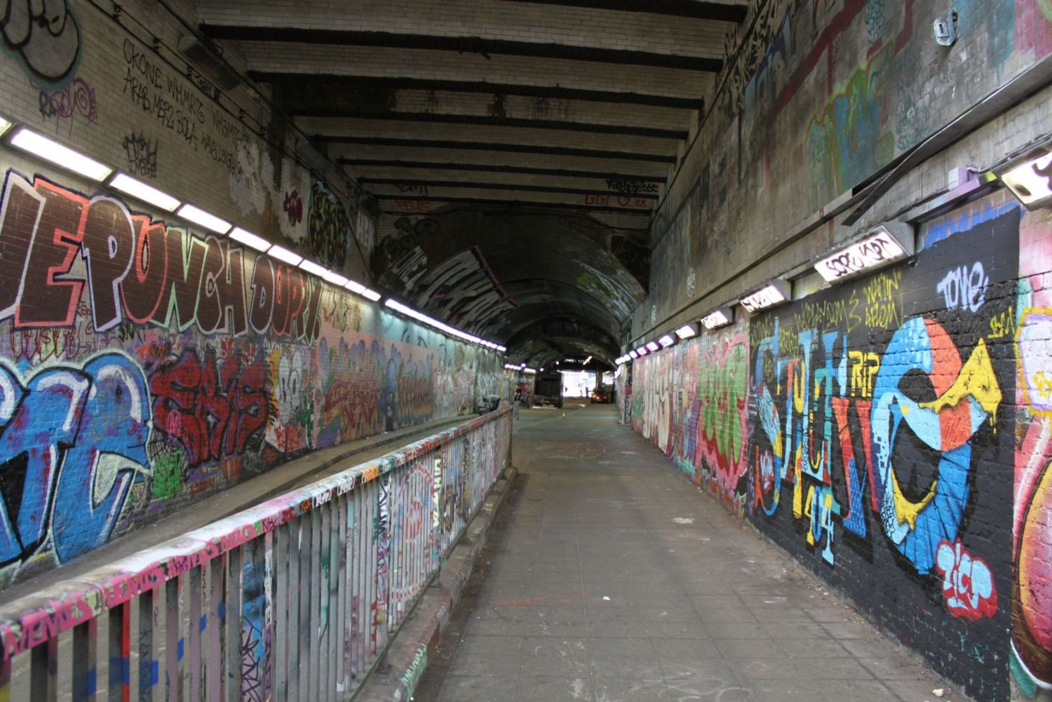 Old Vic graffiti tunnels (credit: Guy Arnold)