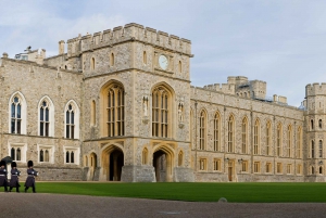 4-Hour Tour of Windsor in a Private Chauffeured Car