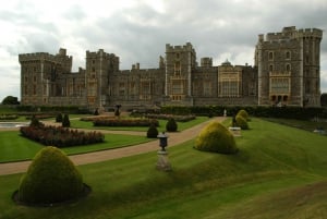 4-Hour Tour of Windsor in a Private Chauffeured Car