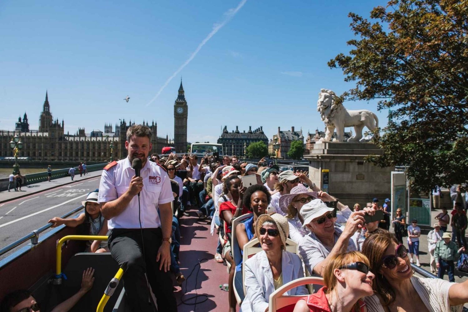 Big Bus London Live-Guided Panoramic Tour & Hop-On/Hop-Off-Bustour