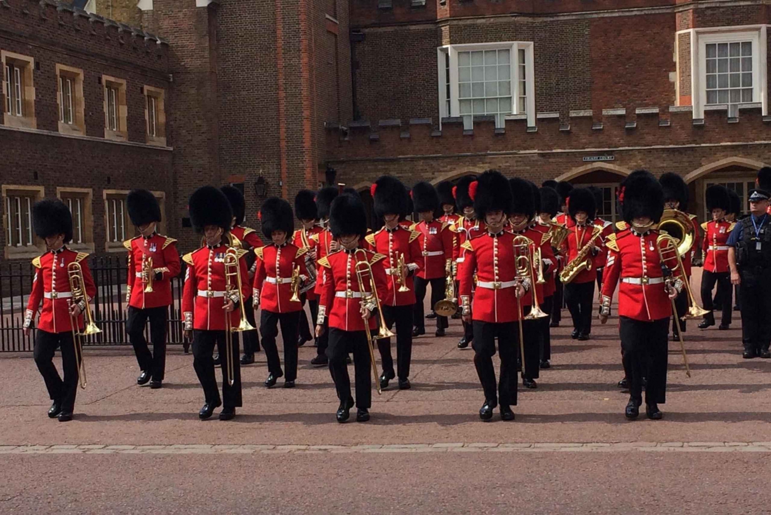 London: Kongelig spasertur med vaktavløsning i London