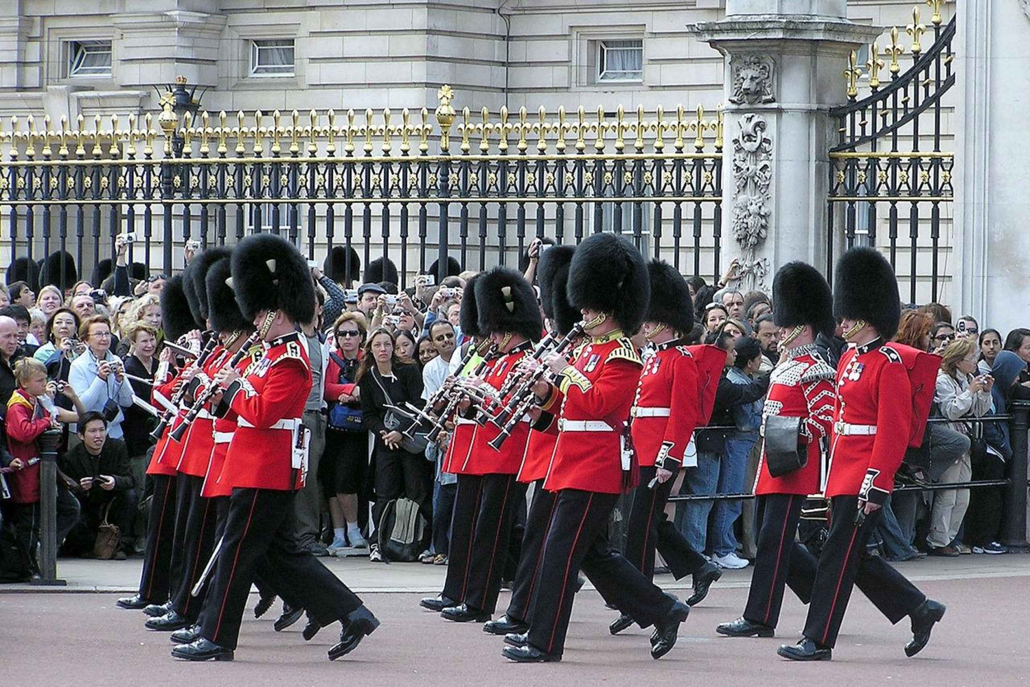 Buckingham Palace, vaktskifte og kronjuveler