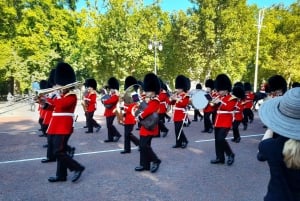 Buckingham Palace, vaktskifte og kronjuveler