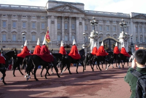 Buckingham Palace, vaktskifte og kronjuveler
