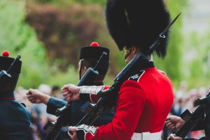 Buckingham Palace, vaktskifte og kronjuveler