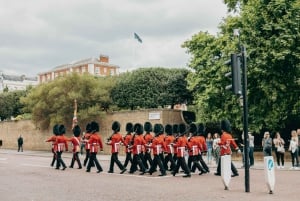 Buckingham Palace, vaktskifte og kronjuveler