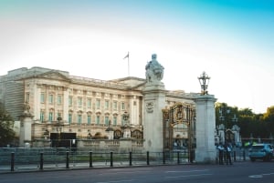 Buckingham Palace, vaktskifte og kronjuveler