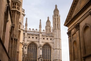 Cambridge: Alumni-Led Tour with King's College and Punt Tour