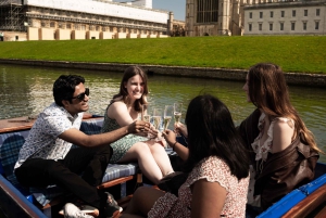 Cambridge: Alumni-Led Tour with King's College and Punt Tour