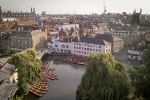 Cambridge: Alumni-Led Walking & Punting Tour w/Kings College