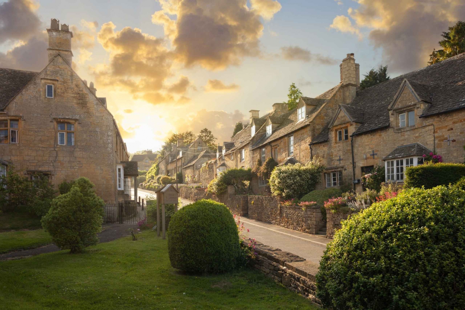 Cotswolds from London Private One-Day Tour by Car