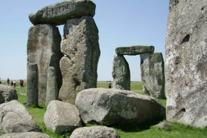 London: Windsor, Oxford, and Stonehenge Tour