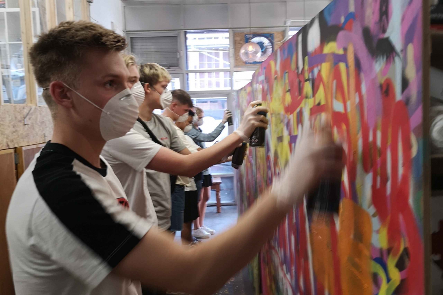 East London: Street Art Tour & Spray Painting Session