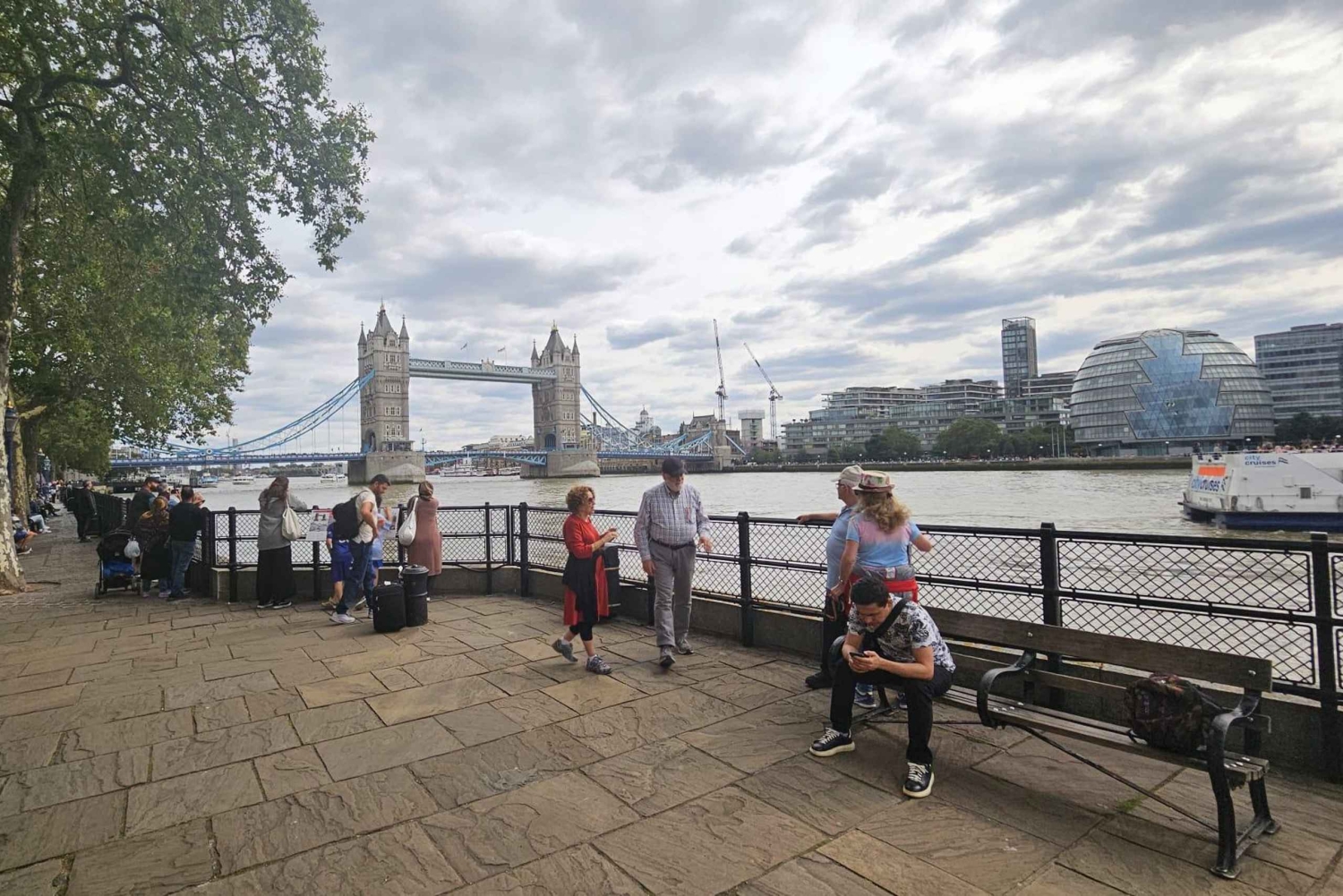 イージーアクセスタワーブリッジ＆エンジンルーム＆美しいテムズ川クルーズ