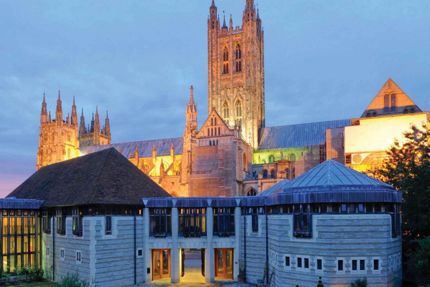 From London: Leeds Castle, Canterbury Cathedral, Dover Tour