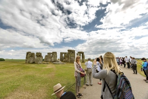 From London: Stonehenge Express Half-Day Tour