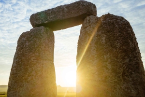 Von London aus: Stonehenge Inner Circle & Windsor Open Top Bus