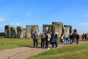 Von London aus: Stonehenge Inner Circle & Windsor Open Top Bus