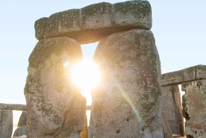 Von London aus: Stonehenge Inner Circle & Windsor Open Top Bus