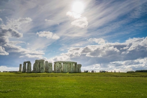 Von London aus: Stonehenge Inner Circle & Windsor Open Top Bus