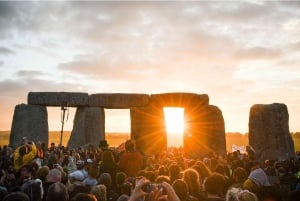 Fra London: Stonehenge Solstice Celebration Tour