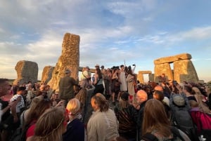 Fra London: Stonehenge Solstice Celebration Tour
