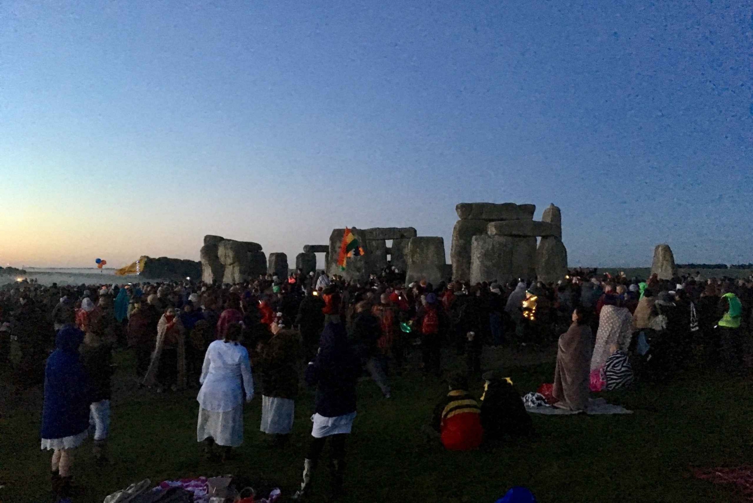 Alba e solstizio d'estate a Stonehenge da Londra