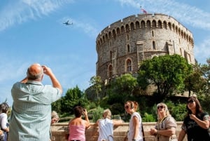 Desde Londres: excursión de un día al Castillo de Windsor, Bath y Stonehenge