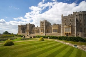 From London: Windsor, Stonehenge, Bath & Oxford 2-Day Tour