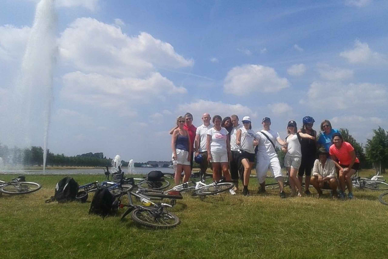 Palacio de Hampton Court: Recorrido en bicicleta por el río Támesis